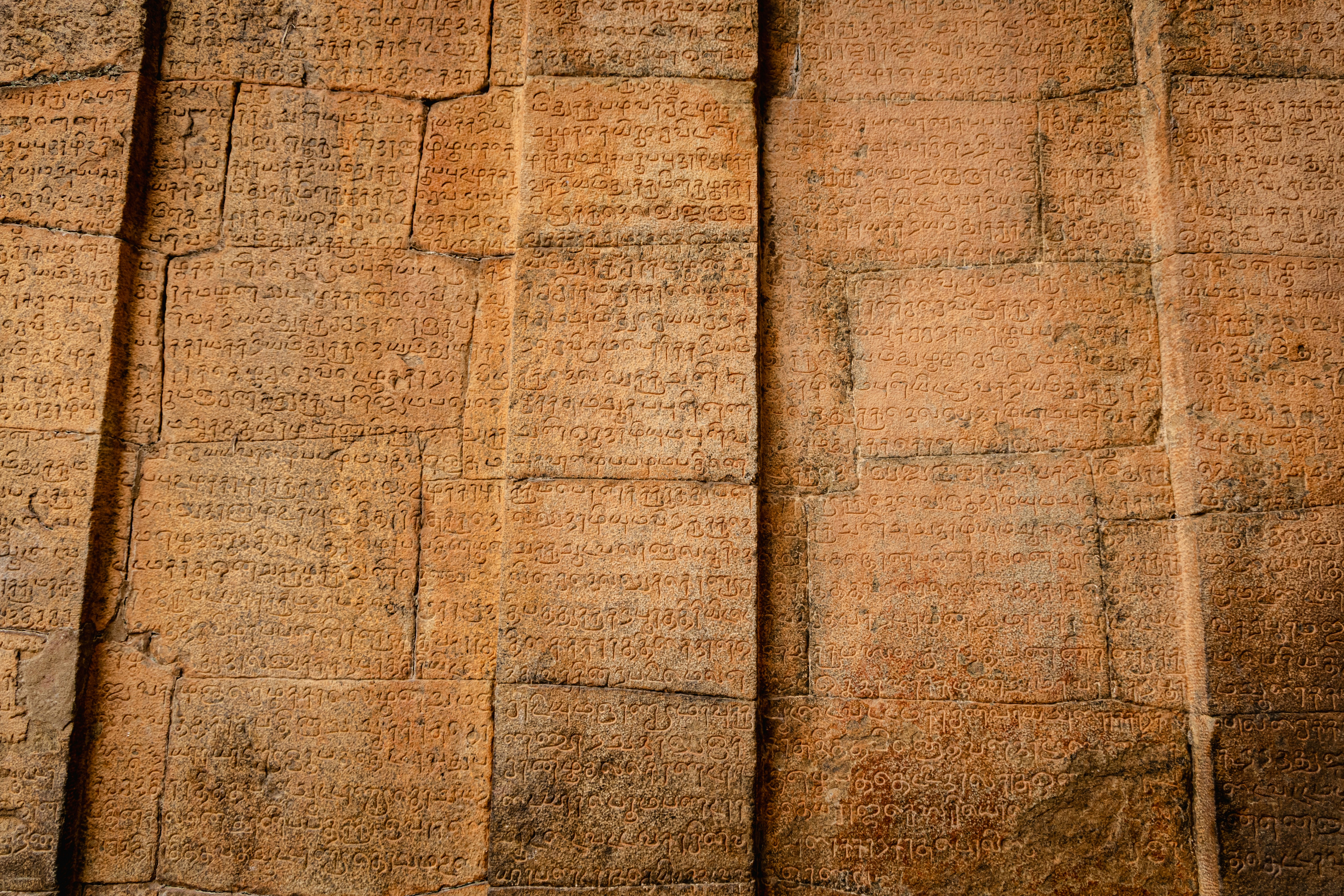 Du scribe égyptien au rédacteur moderne : histoire et mutations du métier de l'écriture